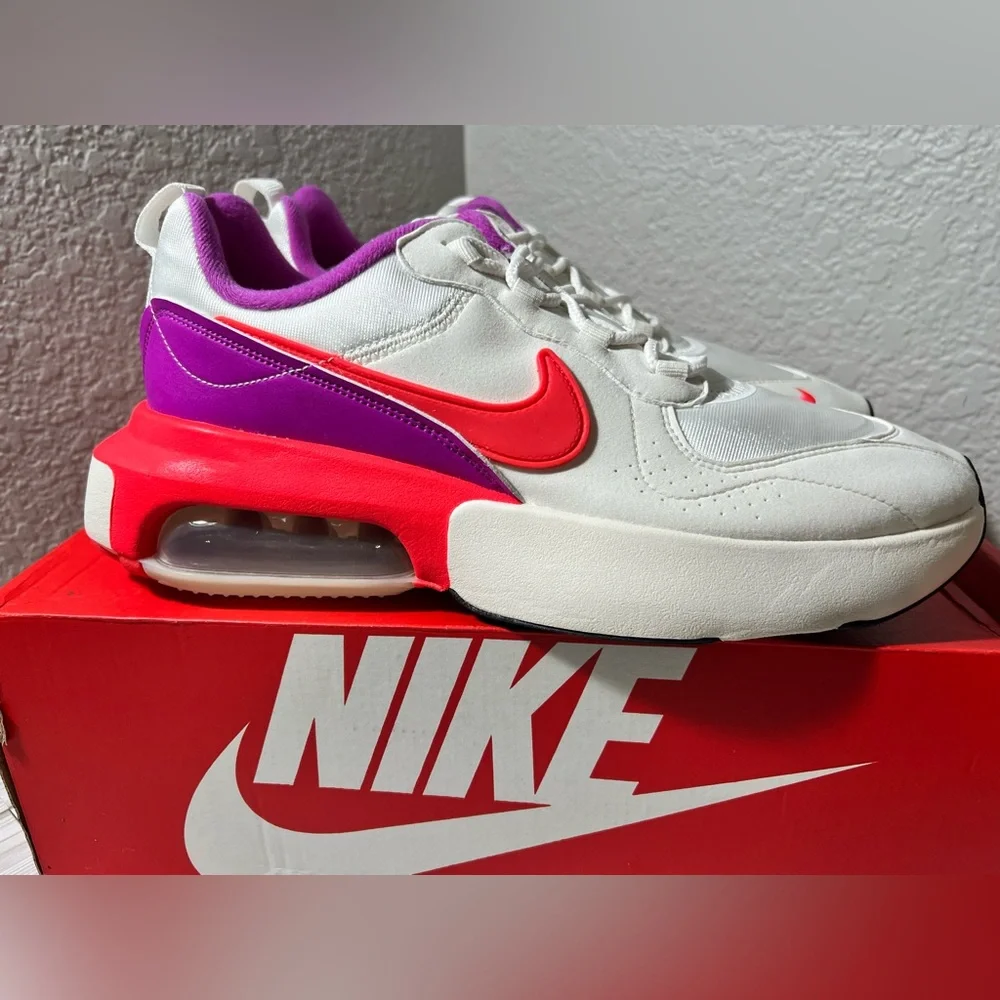 Nike Air Max Verona women’s sneaker shoe white crimson size‎ 12 CZ6156-100